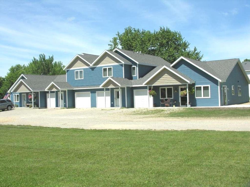 207 S 1st Street, Osage, IA 50461