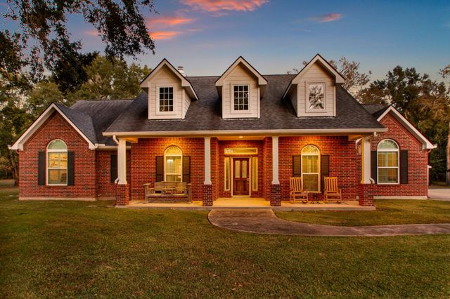 33402 Hillside Drive, Pinehurst, TX 77362