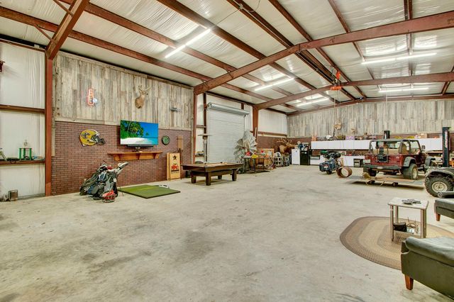 33402 Hillside Drive, Pinehurst, TX 77362