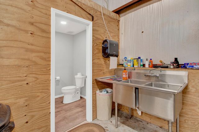 33402 Hillside Drive, Pinehurst, TX 77362