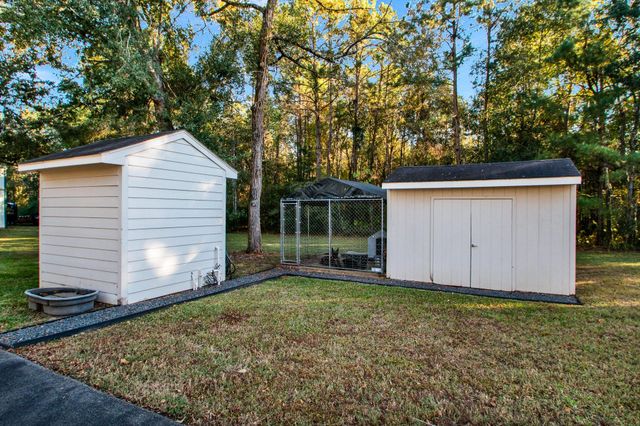 33402 Hillside Drive, Pinehurst, TX 77362