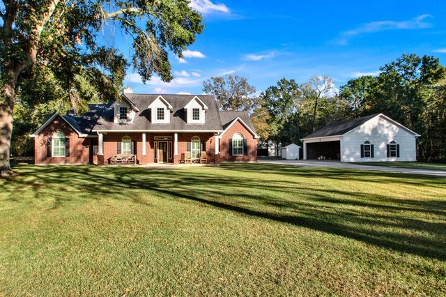 33402 Hillside Drive, Pinehurst, TX 77362