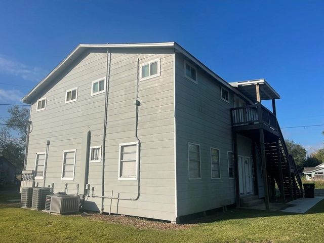 2101 Merlin Street, Bay City, TX 77414