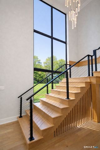 20 North Lake Shore Drive, Brookfield, CT 06804