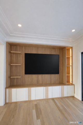 20 North Lake Shore Drive, Brookfield, CT 06804