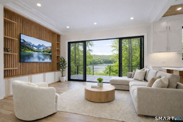 20 North Lake Shore Drive, Brookfield, CT 06804