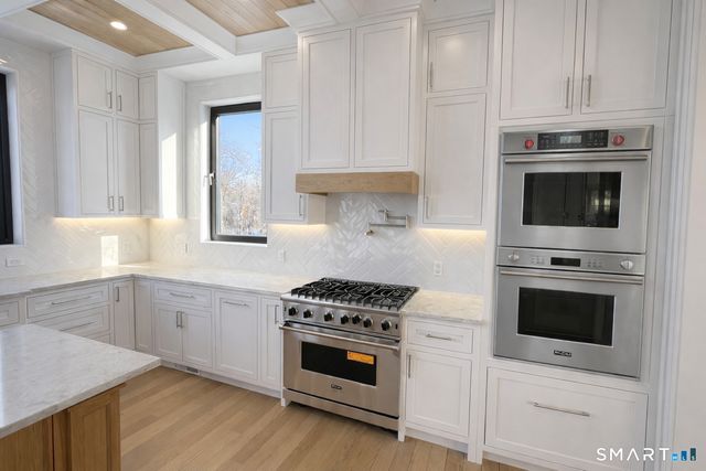 20 North Lake Shore Drive, Brookfield, CT 06804