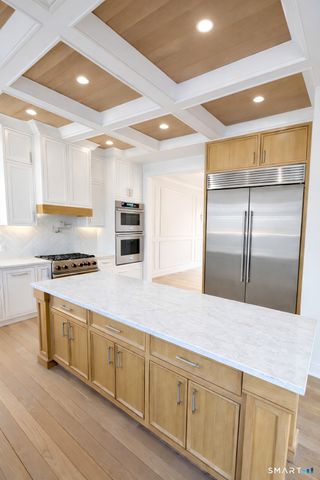 20 North Lake Shore Drive, Brookfield, CT 06804