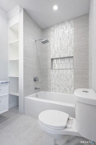 20 North Lake Shore Drive, Brookfield, CT 06804