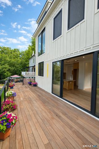 20 North Lake Shore Drive, Brookfield, CT 06804