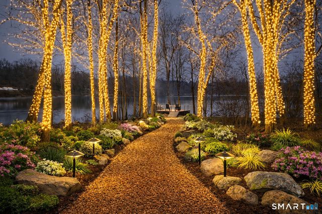 20 North Lake Shore Drive, Brookfield, CT 06804