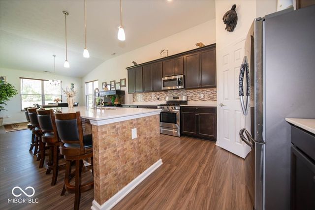 564 Lanai Lane, Greenwood, IN 46143