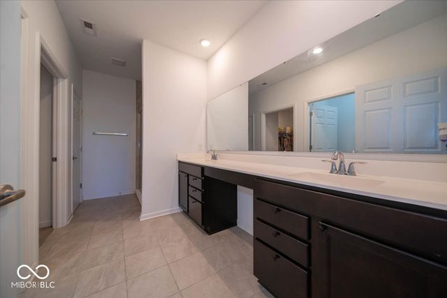 564 Lanai Lane, Greenwood, IN 46143