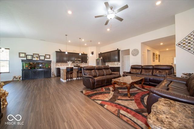 564 Lanai Lane, Greenwood, IN 46143