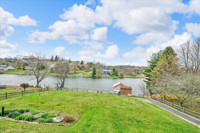 464 WYNONAH DR, Auburn, PA 17922