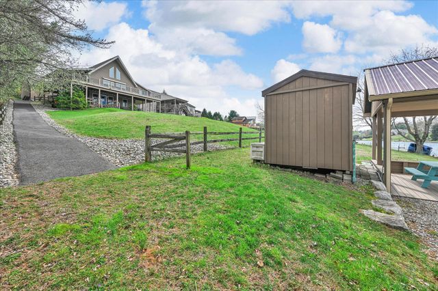 464 WYNONAH DR, Auburn, PA 17922