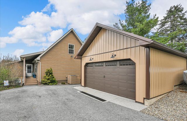 464 WYNONAH DR, Auburn, PA 17922