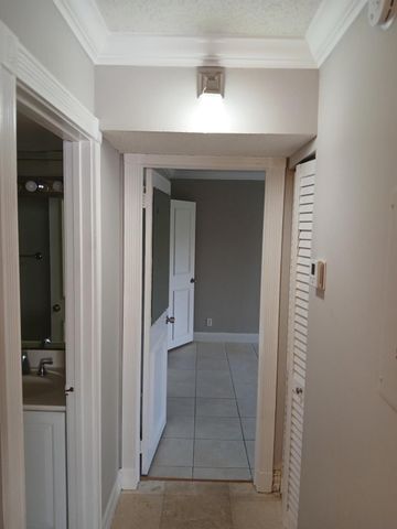 522 Trace Circle 205, Deerfield Beach, FL 33441