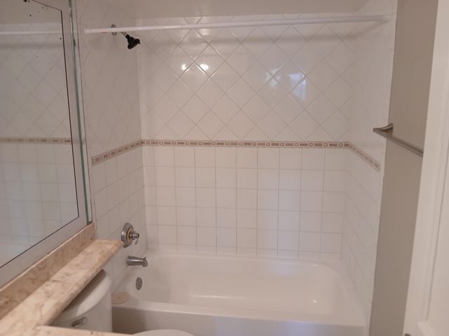 522 Trace Circle 205, Deerfield Beach, FL 33441