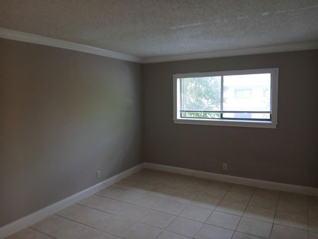 522 Trace Circle 205, Deerfield Beach, FL 33441