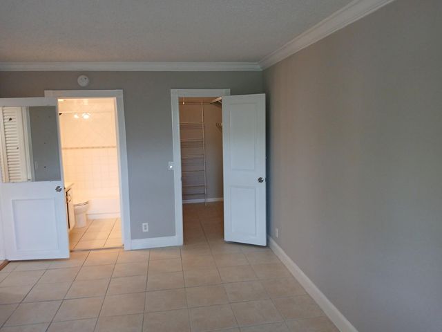 522 Trace Circle 205, Deerfield Beach, FL 33441