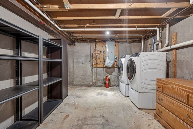 157 Maplewood Ave, Gloucester, MA 01930