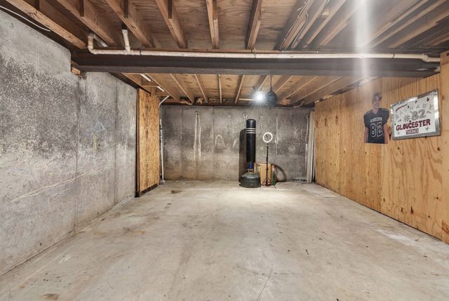 157 Maplewood Ave, Gloucester, MA 01930