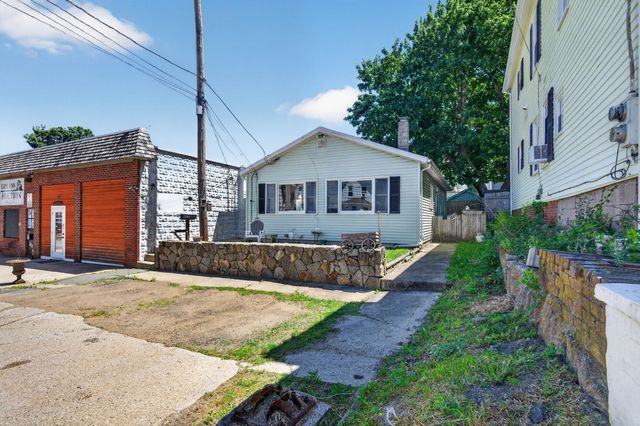 157 Maplewood Ave, Gloucester, MA 01930