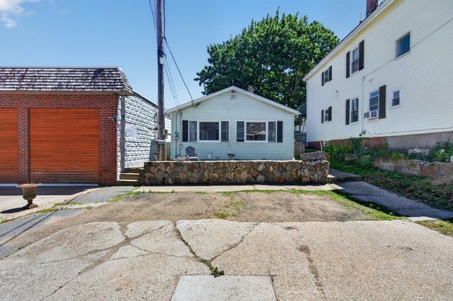 157 Maplewood Ave, Gloucester, MA 01930