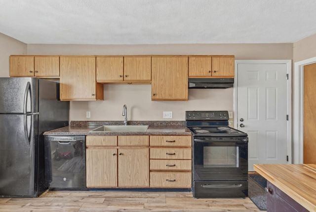 157 Maplewood Ave, Gloucester, MA 01930