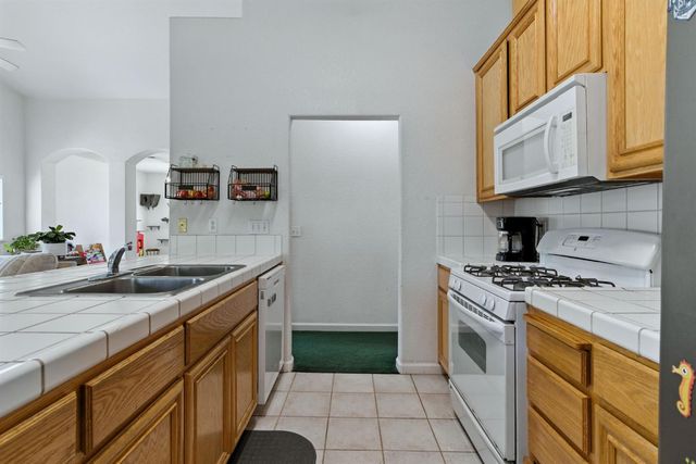 1052 Mockingbird Lane, Valley Springs, CA 95252