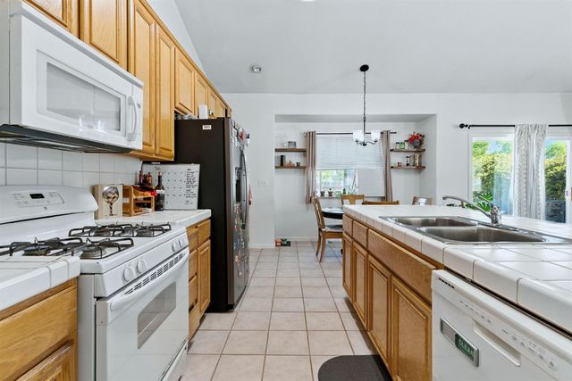 1052 Mockingbird Lane, Valley Springs, CA 95252