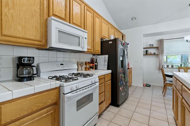 1052 Mockingbird Lane, Valley Springs, CA 95252