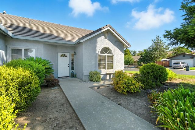 1052 Mockingbird Lane, Valley Springs, CA 95252