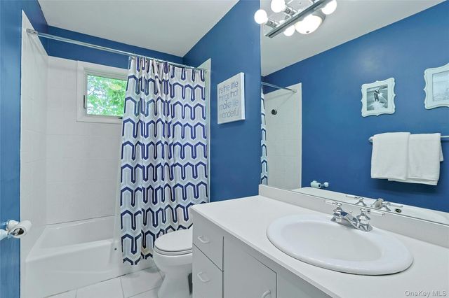 20 Sandstone Trail, New City, NY 10956