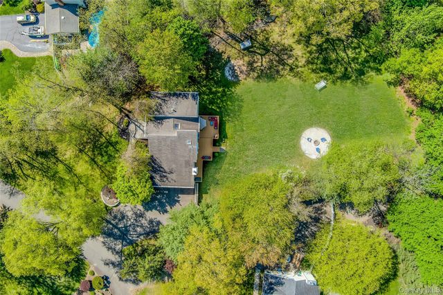 20 Sandstone Trail, New City, NY 10956