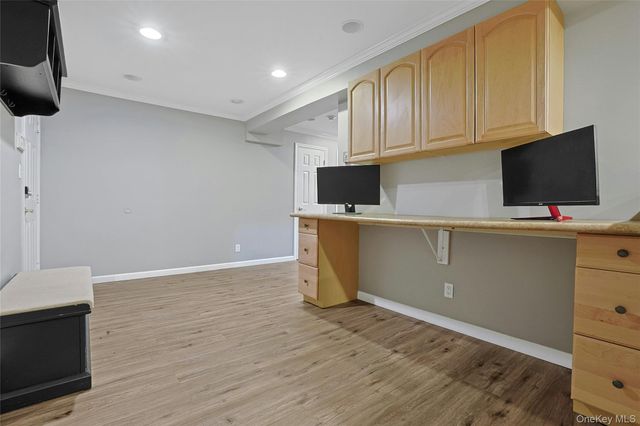 20 Sandstone Trail, New City, NY 10956