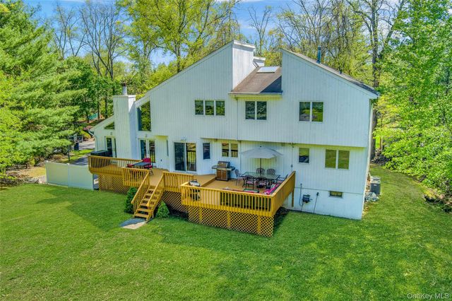 20 Sandstone Trail, New City, NY 10956