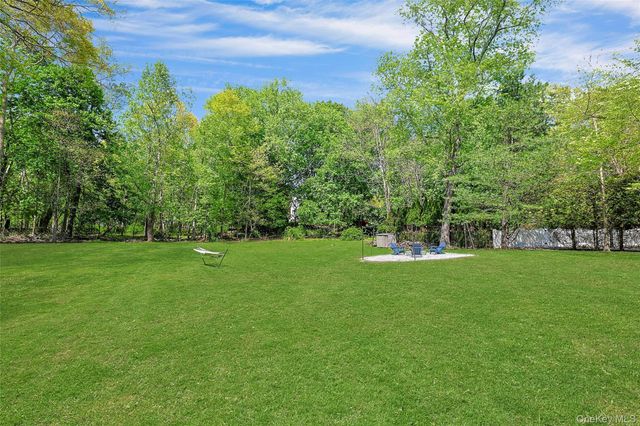 20 Sandstone Trail, New City, NY 10956