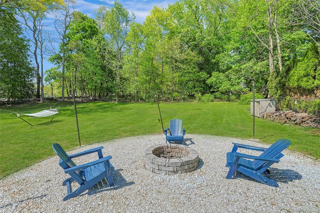 20 Sandstone Trail, New City, NY 10956
