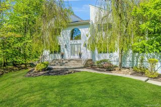 20 Sandstone Trail, New City, NY 10956