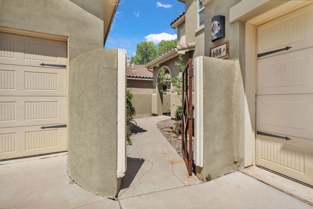 608 Bosque Verde Lane NW, Albuquerque, NM 87104