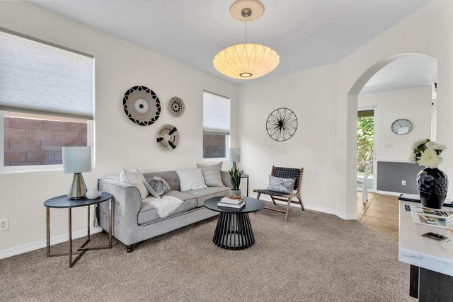 608 Bosque Verde Lane NW, Albuquerque, NM 87104