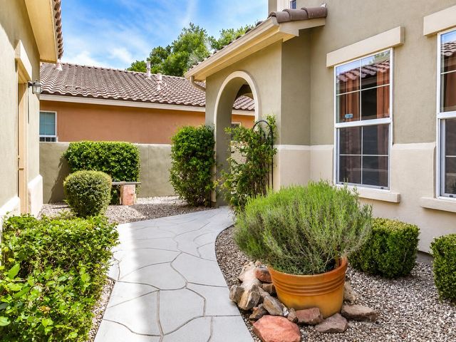 608 Bosque Verde Lane NW, Albuquerque, NM 87104