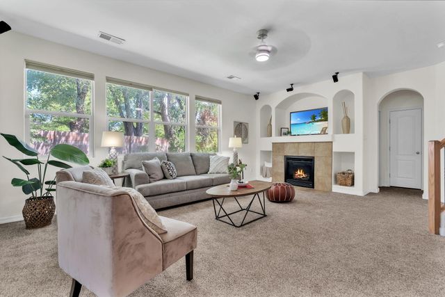 608 Bosque Verde Lane NW, Albuquerque, NM 87104