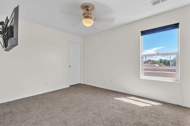 608 Bosque Verde Lane NW, Albuquerque, NM 87104
