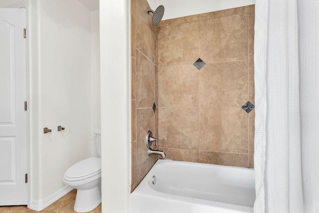 608 Bosque Verde Lane NW, Albuquerque, NM 87104
