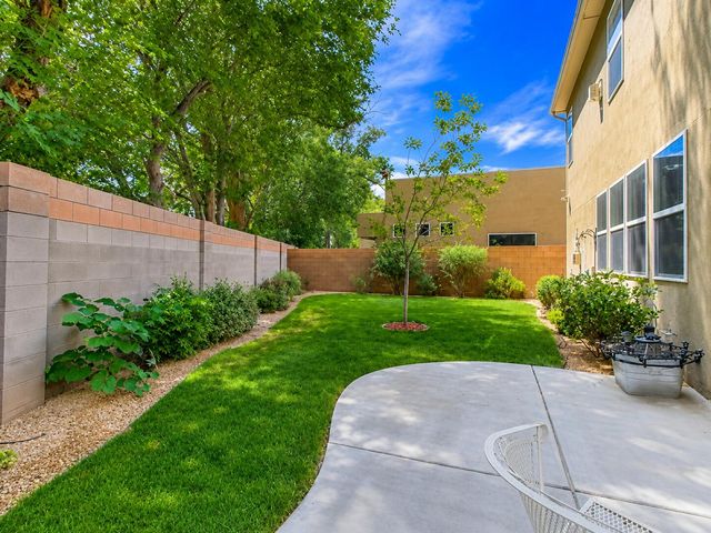 608 Bosque Verde Lane NW, Albuquerque, NM 87104