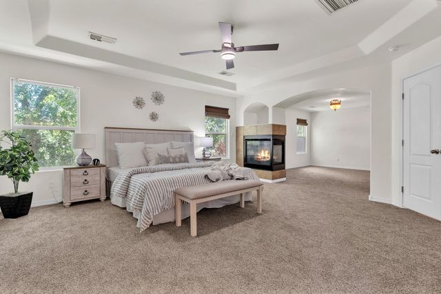 608 Bosque Verde Lane NW, Albuquerque, NM 87104