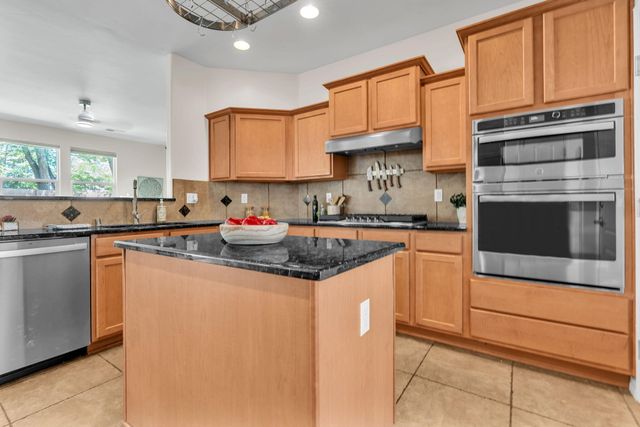 608 Bosque Verde Lane NW, Albuquerque, NM 87104
